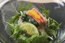 Fischsalat mit Muschel — Stockfoto