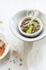 Stufato di lenticchie come cibo per bambini — Foto stock