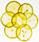 Rodajas de limón fresco - foto de stock