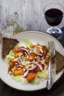 Salad with grilled apricots — Stock Photo