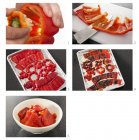 Cinq images illustrant les étapes de fabrication des poivrons rouges rôtis — Photo de stock
