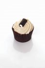 Cupcake décoré de bonbon de réglisse — Photo de stock