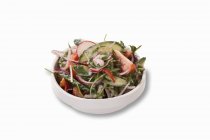 Ensalada de verduras con yogur - foto de stock