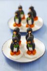 Olive penguins with cheese — Stock Photo