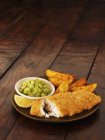 Fish and chips with mushy peas — Stock Photo