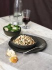 Panchetta et risotto aux épinards — Photo de stock