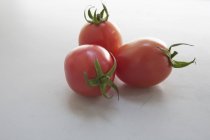 Tomates rojos de ciruela - foto de stock