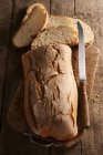 Нарезанный чиабаттский хлеб — стоковое фото