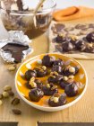Praline di marzapane al cioccolato — Foto stock