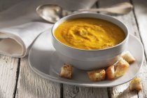 Індійський суп з гарбуза і морква — стокове фото