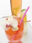 Erfrischende tropische Cocktails — Stockfoto