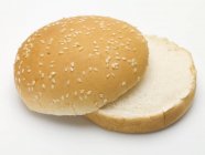 Hamburger-Brötchen mit Samen — Stockfoto