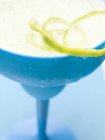 Gefrorene Margarita mit Limettenschale — Stockfoto