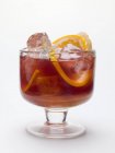 Sangria mit Orangenscheiben im Glas — Stockfoto
