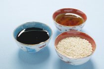 Sauces et graines asiatiques — Photo de stock