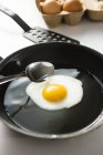 Fried Egg in frying pan — Stock Photo