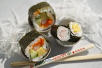 Sushi maki assorti — Photo de stock