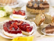 Торт-шведський стіл з чізкейком — стокове фото