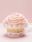 Cupcake con rosa marzapane — Foto stock