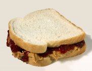 Mantequilla de cacahuete y sándwich - foto de stock