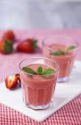 Strawberry smoothies with mint — Stock Photo