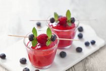 Raspberry and blueberry smoothies — Stock Photo