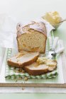 Peach and passion fruit bread — Stock Photo