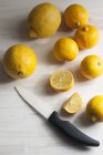 Bergamotas y limones meyer - foto de stock