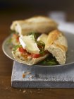 Baguette-Sandwich mit Brie — Stockfoto