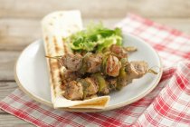 Pork and pepper kebabs — Stock Photo