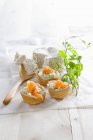 Mini quiches au fromage et saumon — Photo de stock