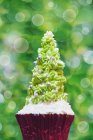 Árbol de Navidad cupcake - foto de stock