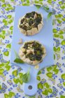 Mini tarts filled with spinach — Stock Photo