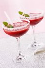 Erdbeer-Margaritas mit Zuckerrand — Stockfoto