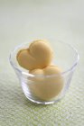Heart-shaped macaroons — Stock Photo