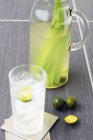 Closeup view of lime and pandan drink — Stock Photo