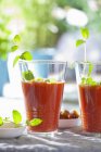 Sopa de tomate frío Gazpacho español - foto de stock