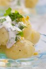 Картофельный салат с йогуртом — стоковое фото