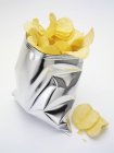 Chips de pommes de terre dans le paquet — Photo de stock