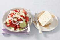 Смешанный салат с сыром — стоковое фото
