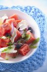 Арбузный салат с сыром — стоковое фото