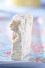 Кусок сыра Горгонзола — стоковое фото