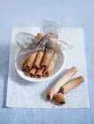 Bâtonnets de biscuits à la cannelle — Photo de stock