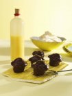 Advocaat muffins with chocolate icing — Stock Photo