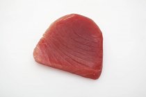 Filete de atún crudo - foto de stock