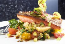 Salmon fillet with vegetables — Stock Photo