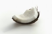 Кусочек свежего кокоса — стоковое фото