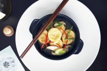 Nuggets de tofu com legumes — Fotografia de Stock