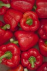 Peperoni rossi freschi — Foto stock