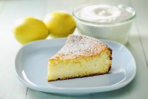 Slice of lemon cheesecake — Stock Photo